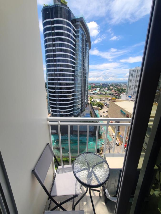 Inspiria Condo Free Airport Pickup For 3 Nights Stay Or More Davao City Exteriör bild