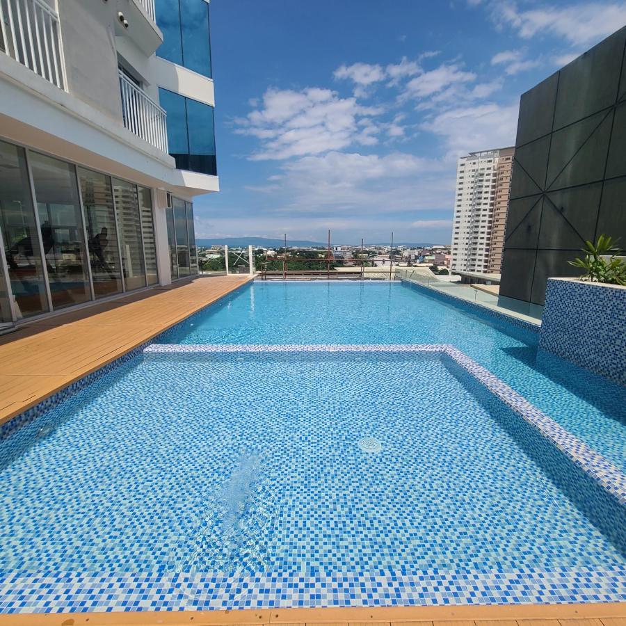Inspiria Condo Free Airport Pickup For 3 Nights Stay Or More Davao City Exteriör bild